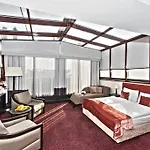 Silvia Gold 3*
