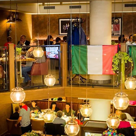 Silvia Gold מלון