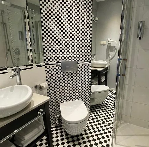 Silvia Gold מלון 3*